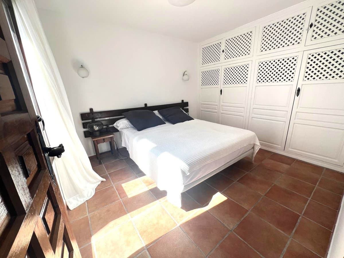 Top Floor Apartment in El Paraiso — photo 10 of 10