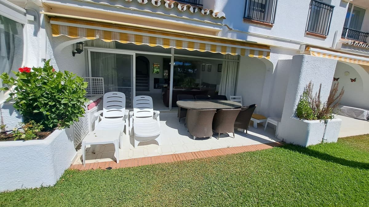 Townhouse in Miraflores — photo 1 of 10