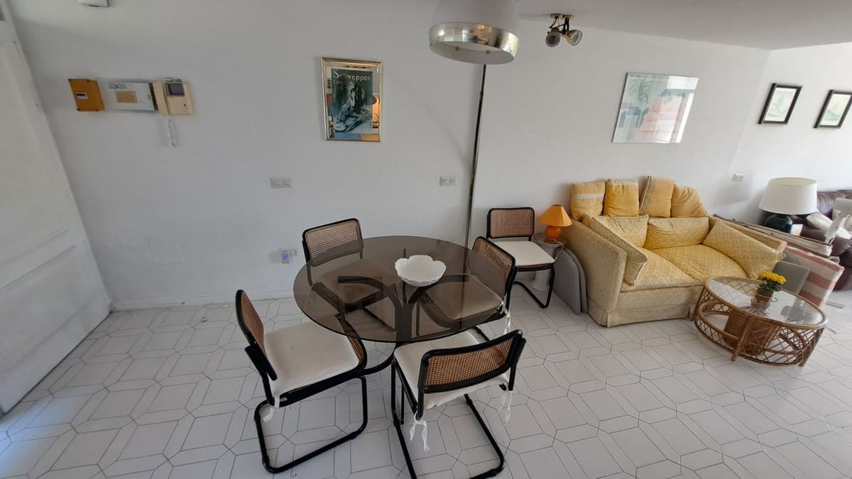 Townhouse in Miraflores — photo 6 of 10