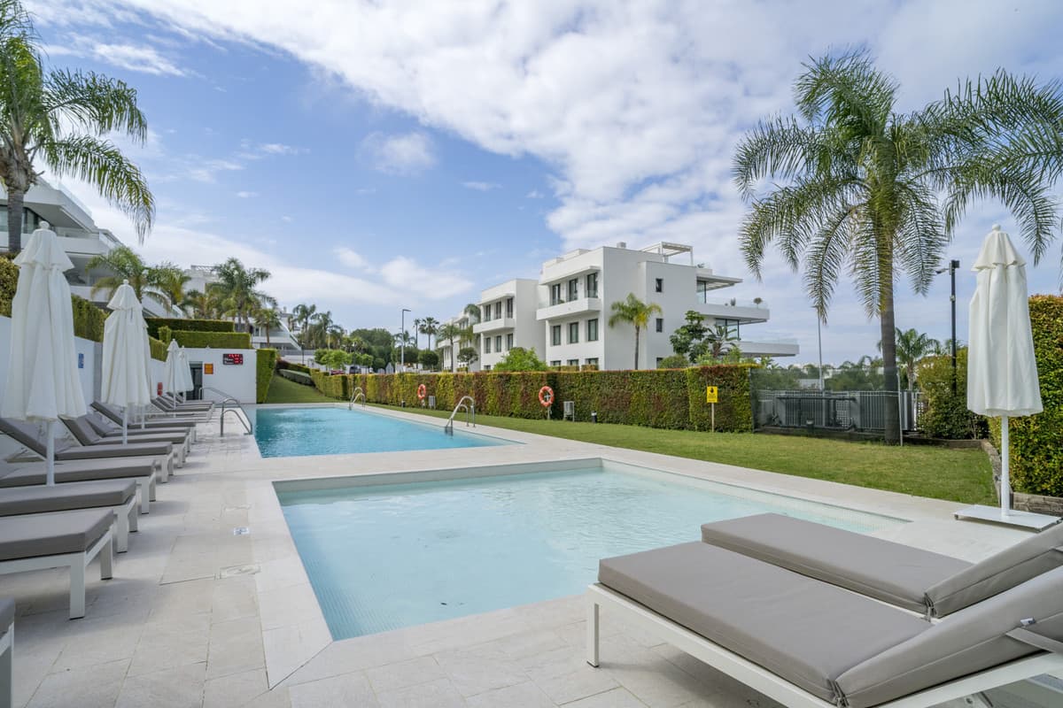 Penthouse in Estepona — photo 1 of 10