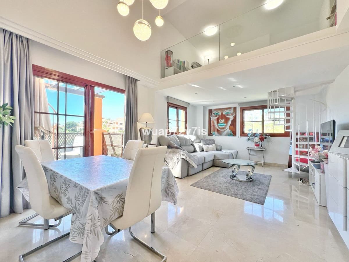 Penthouse in Benahavís — photo 2 of 10