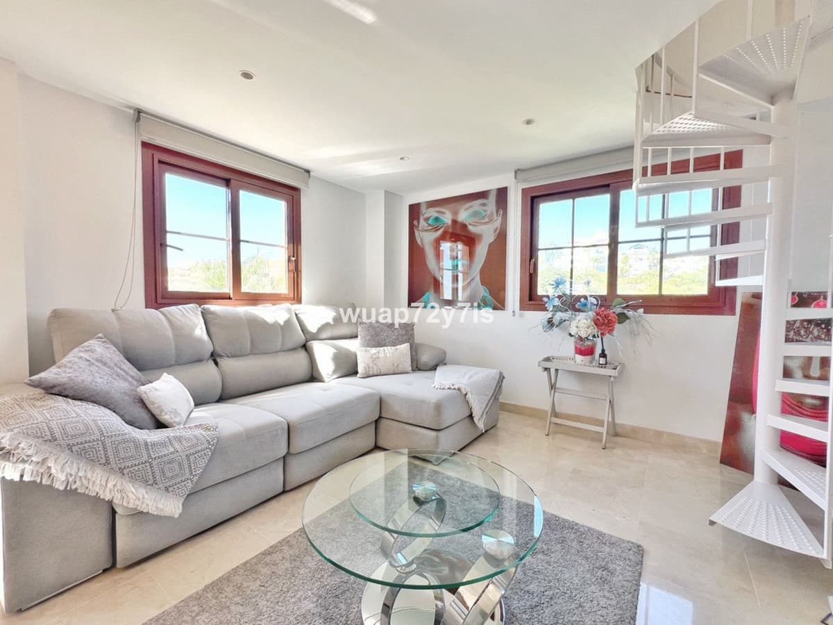Penthouse in Benahavís — photo 3 of 10