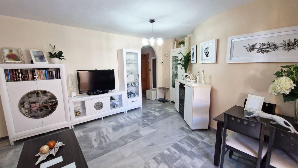 Middle Floor Apartment in Benalmadena — photo 2 of 10