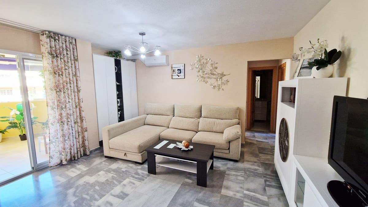 Middle Floor Apartment in Benalmadena — photo 8 of 10