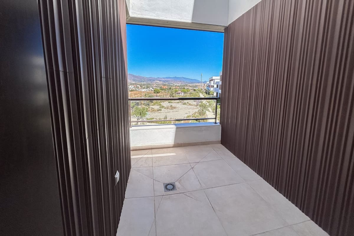 Middle Floor Apartment in Casares — photo 9 of 10