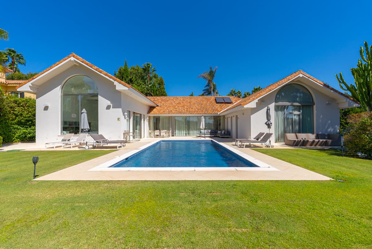 Detached Villa in San Roque Club — photo 2 of 10