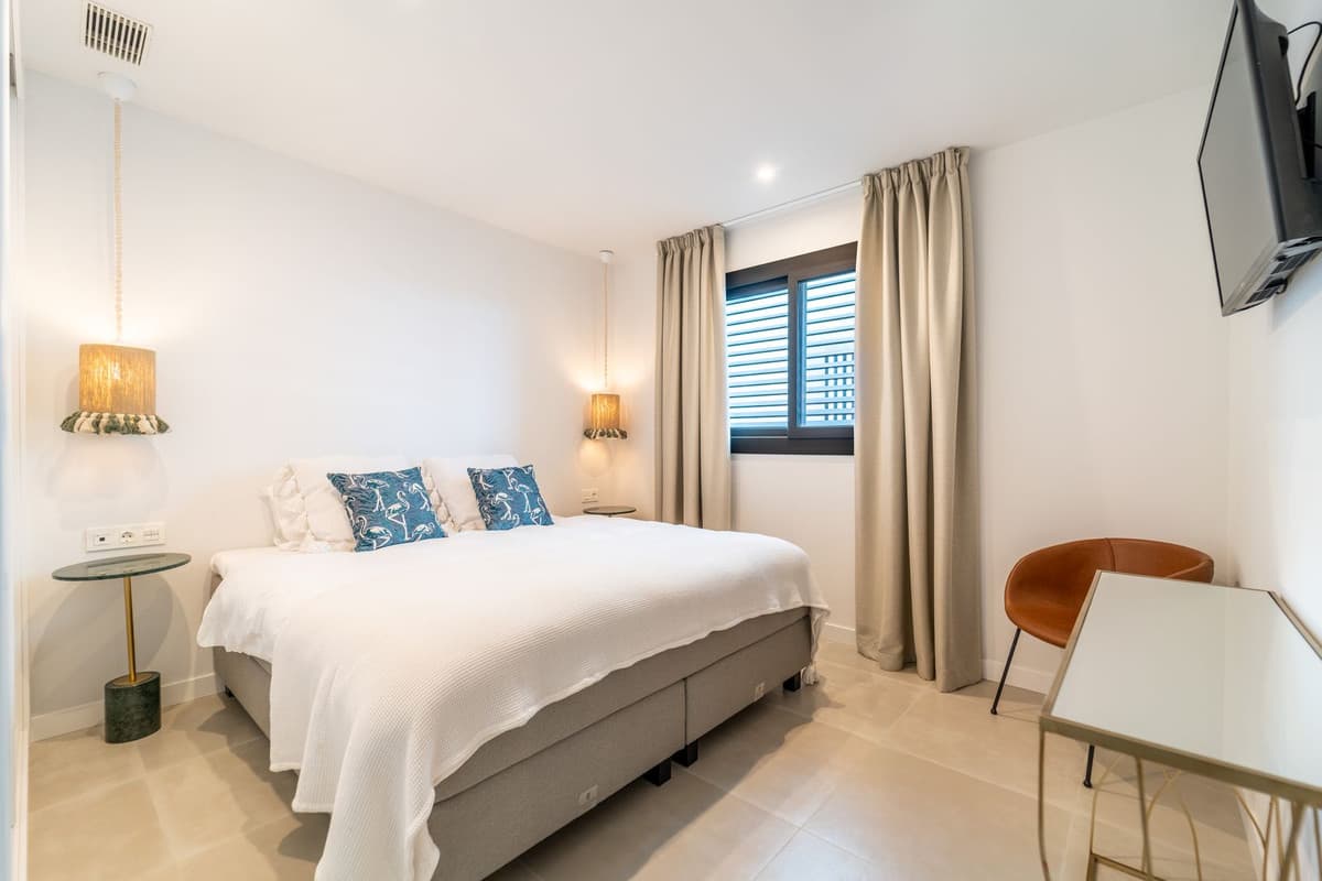 Top Floor Apartment in Higueron — photo 7 of 10