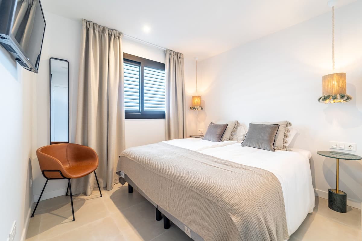 Top Floor Apartment in Higueron — photo 8 of 10