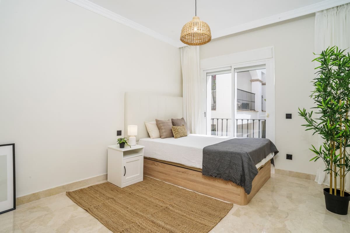Middle Floor Apartment in Marbella — photo 7 of 10