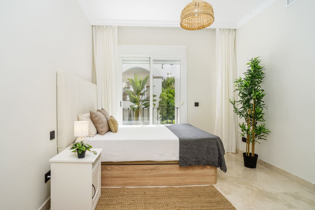 Middle Floor Apartment in Marbella — photo 8 of 10