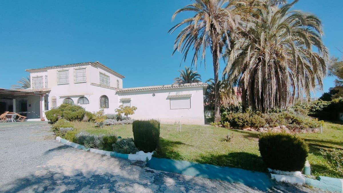 Detached Villa in Marbella — photo 5 of 10