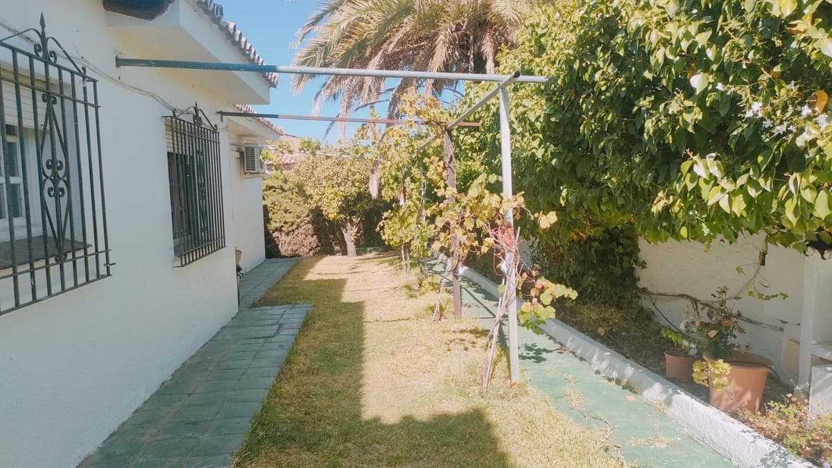 Detached Villa in Marbella — photo 10 of 10