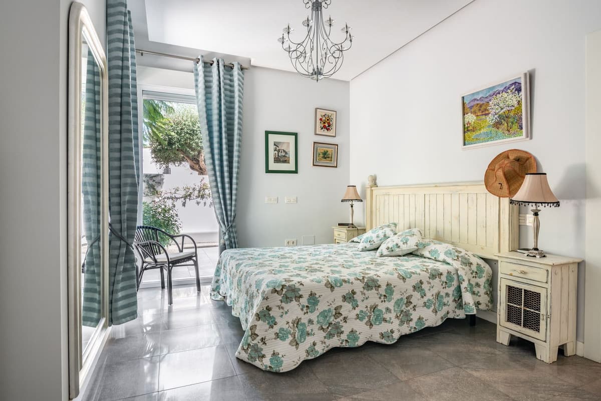 Detached Villa in Marbella — photo 3 of 10