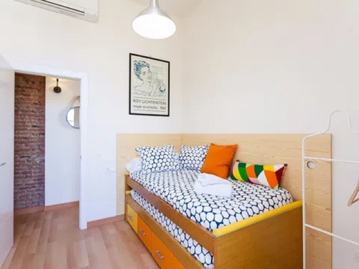 Middle Floor Apartment in Málaga Centro — photo 5 of 9