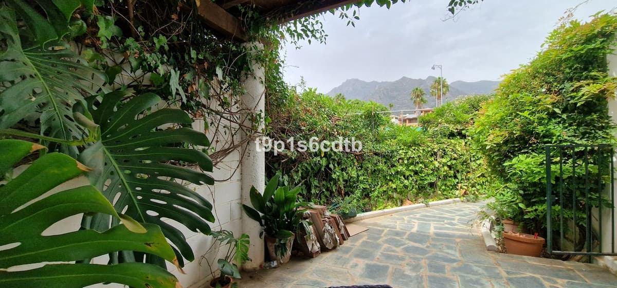Detached Villa in Marbella — photo 4 of 10