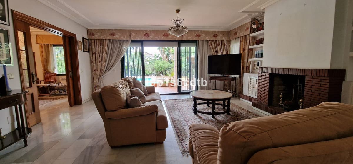 Detached Villa in Marbella — photo 6 of 10