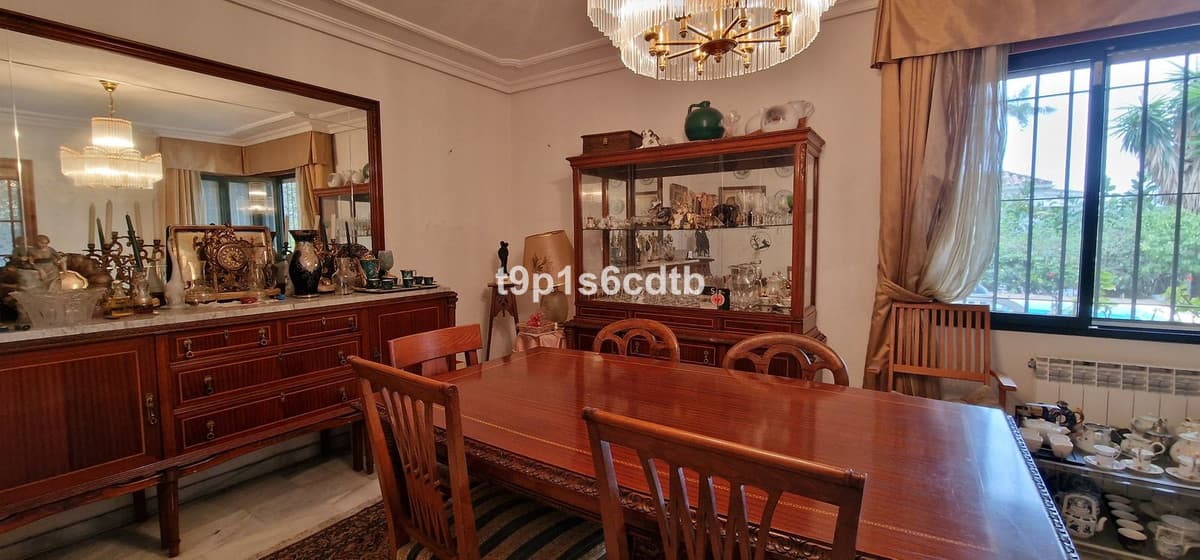 Detached Villa in Marbella — photo 10 of 10