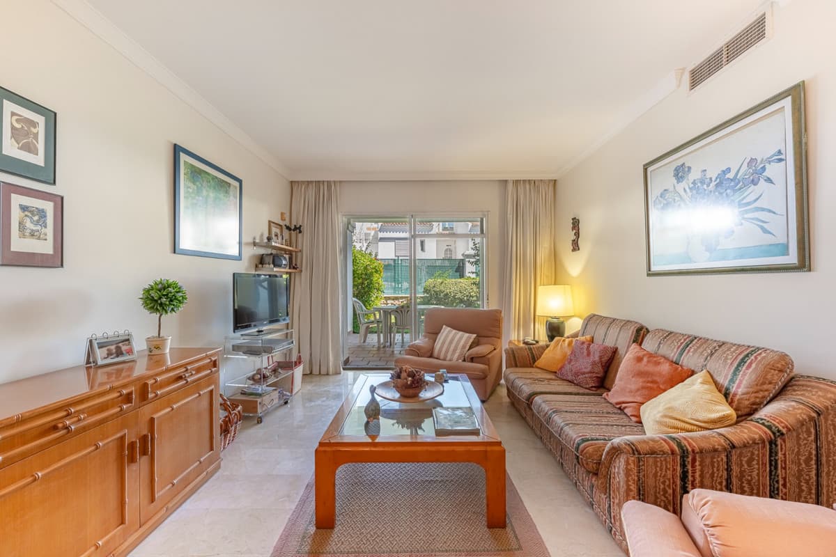 Ground Floor Apartment in Nueva Andalucía — photo 4 of 10