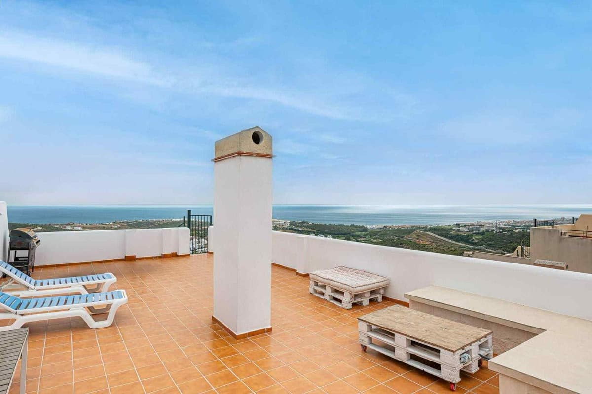 Top Floor Apartment in Casares — photo 10 of 10