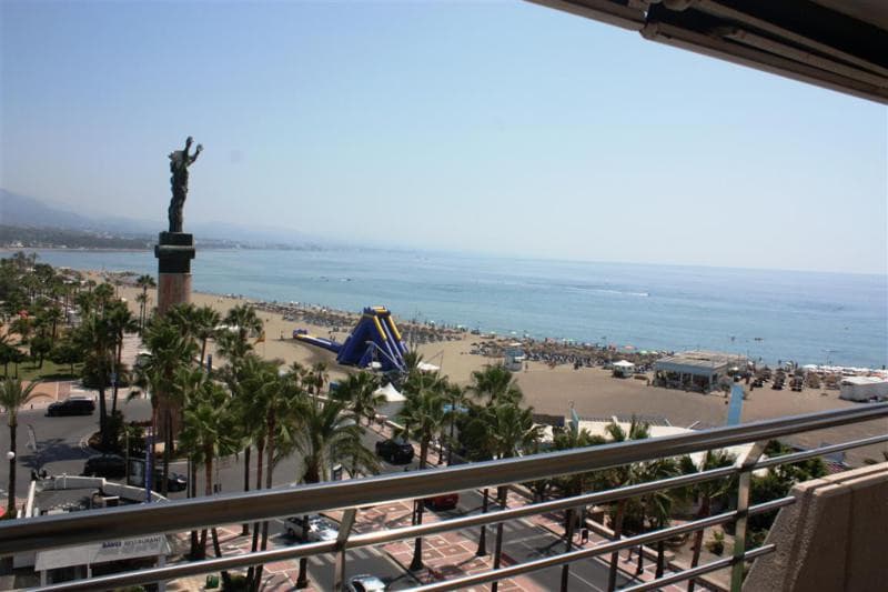 Middle Floor Apartment in Puerto Banús — photo 1 of 10