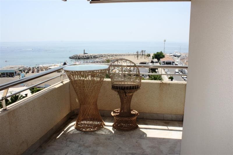 Middle Floor Apartment in Puerto Banús — photo 7 of 10