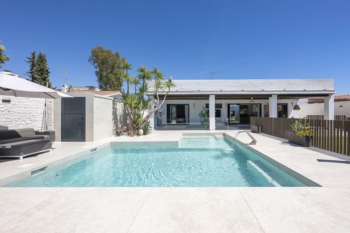 Detached Villa in New Golden Mile — photo 2 of 10