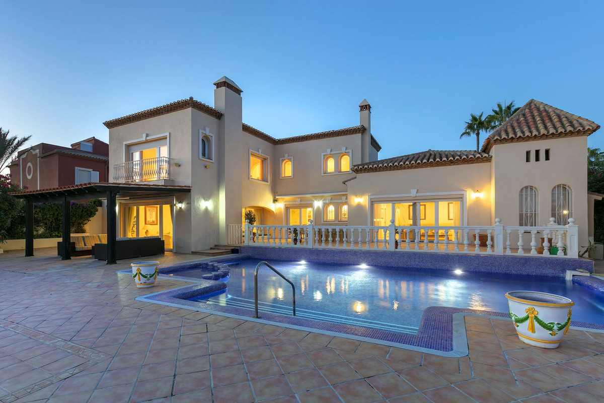 Detached Villa in Marbesa — photo 3 of 10