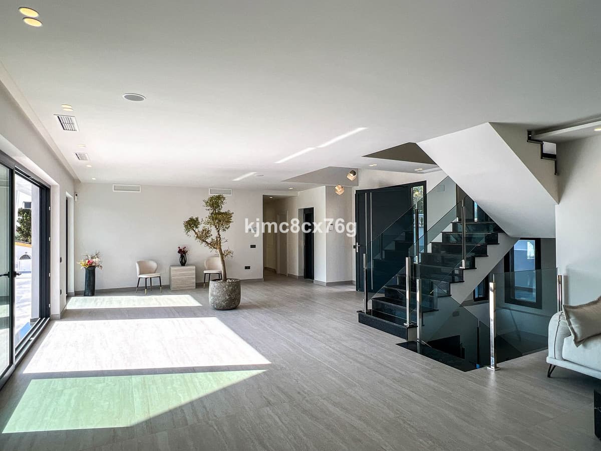 Detached Villa in El Faro — photo 7 of 10