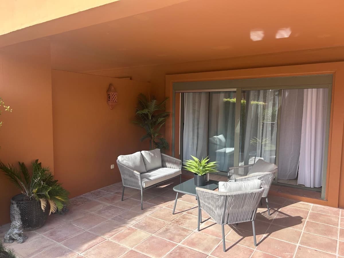 Ground Floor Apartment in Benahavís — photo 2 of 10