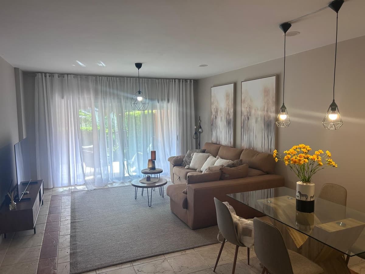Ground Floor Apartment in Benahavís — photo 9 of 10