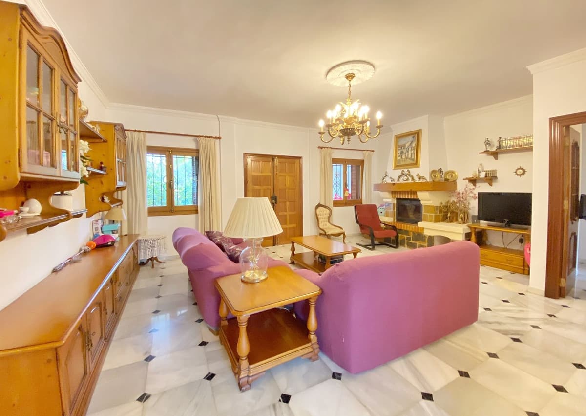 Detached Villa in Marbella — photo 4 of 10