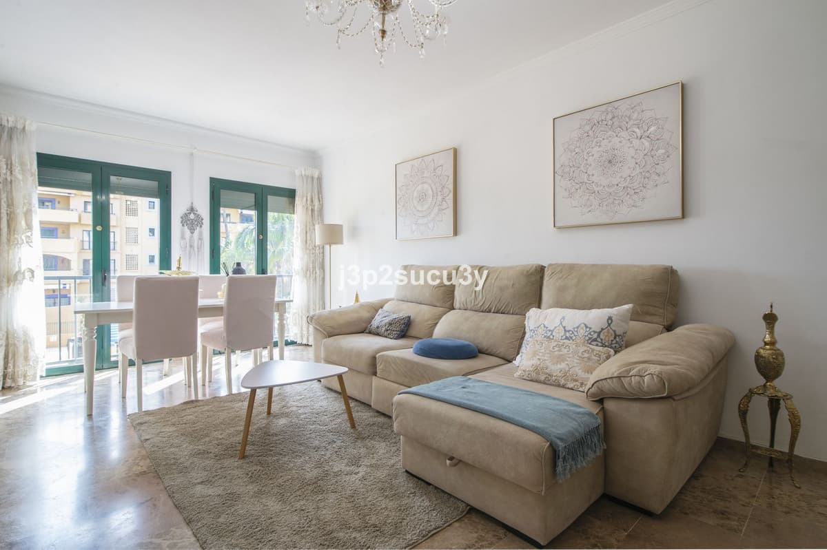Middle Floor Apartment in Marbella — photo 7 of 10