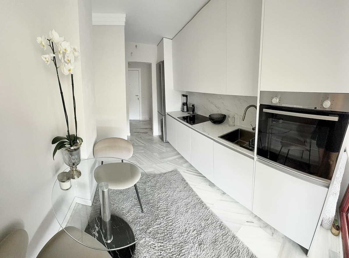 Middle Floor Apartment in Benahavís — photo 6 of 10