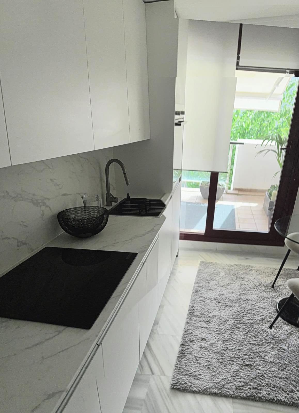 Middle Floor Apartment in Benahavís — photo 8 of 10