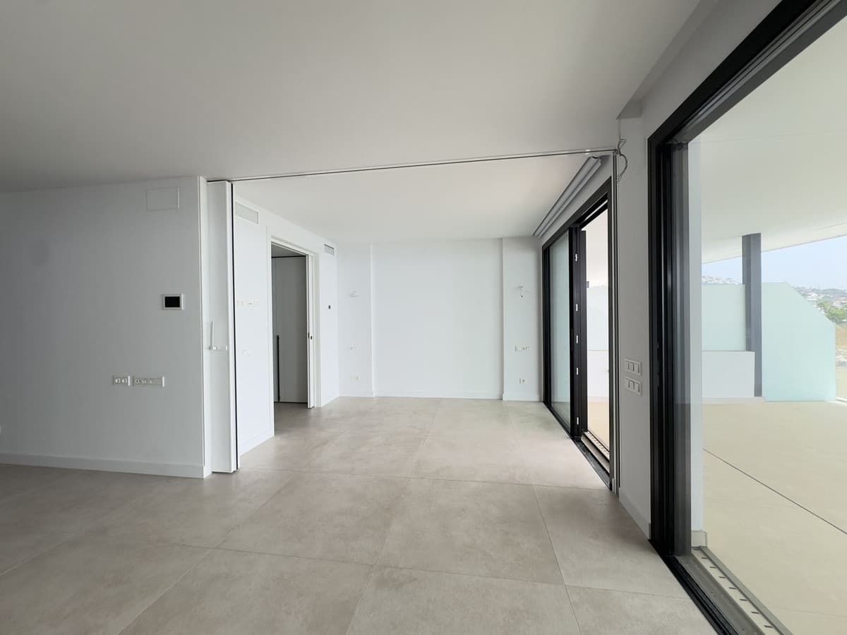 Middle Floor Apartment in Higueron — photo 9 of 15