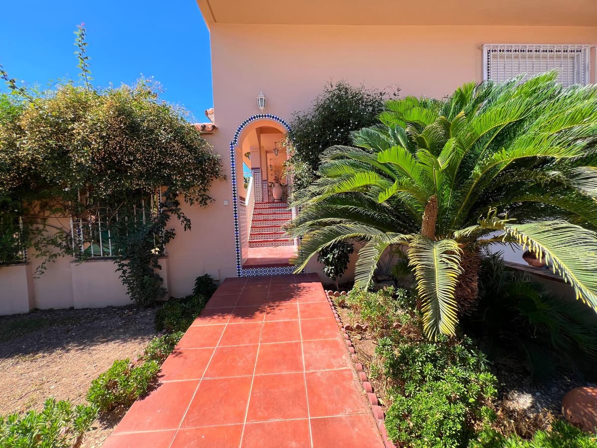 Semi-Detached House in Benalmadena — photo 1 of 10
