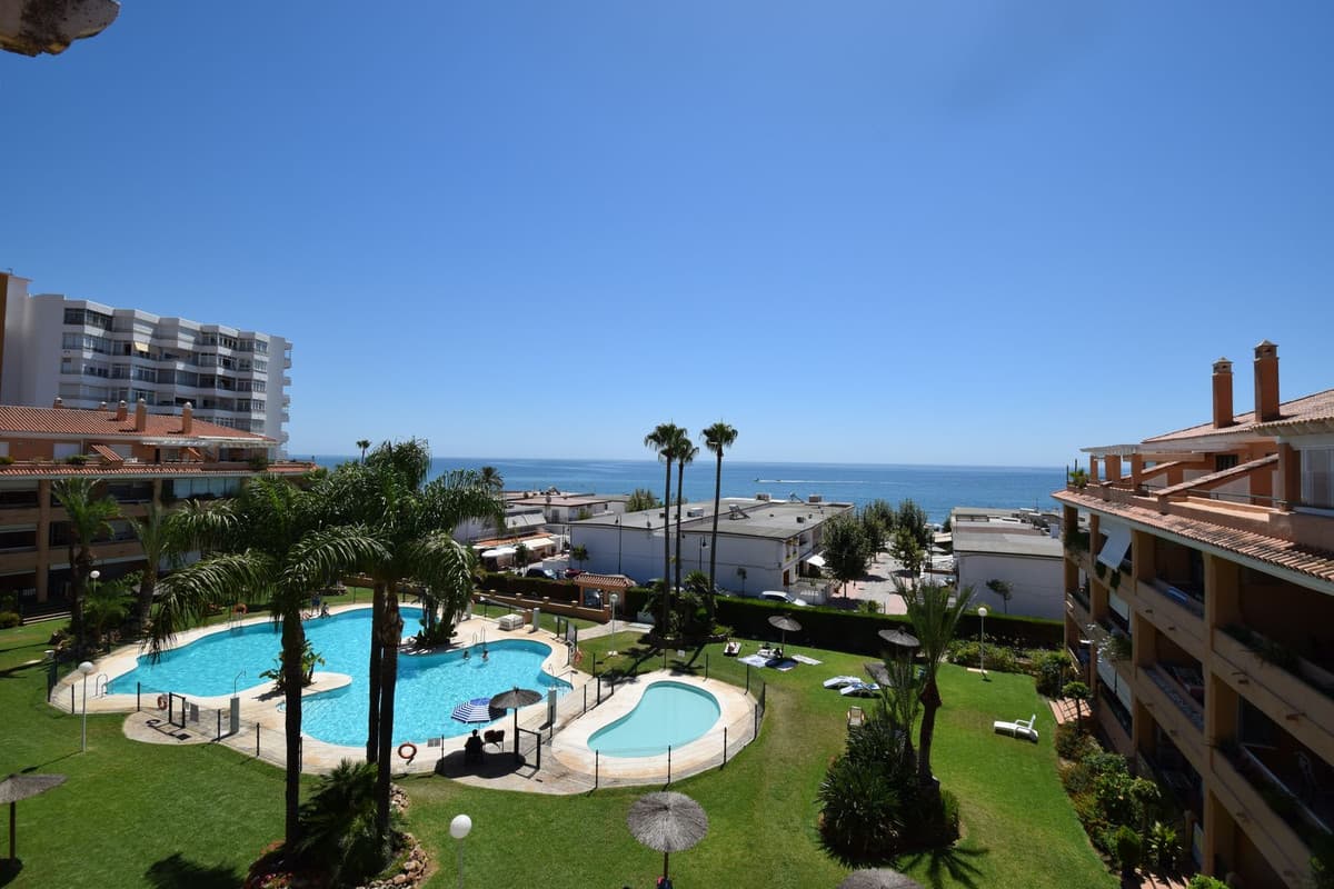 Penthouse in La Cala de Mijas — photo 1 of 10