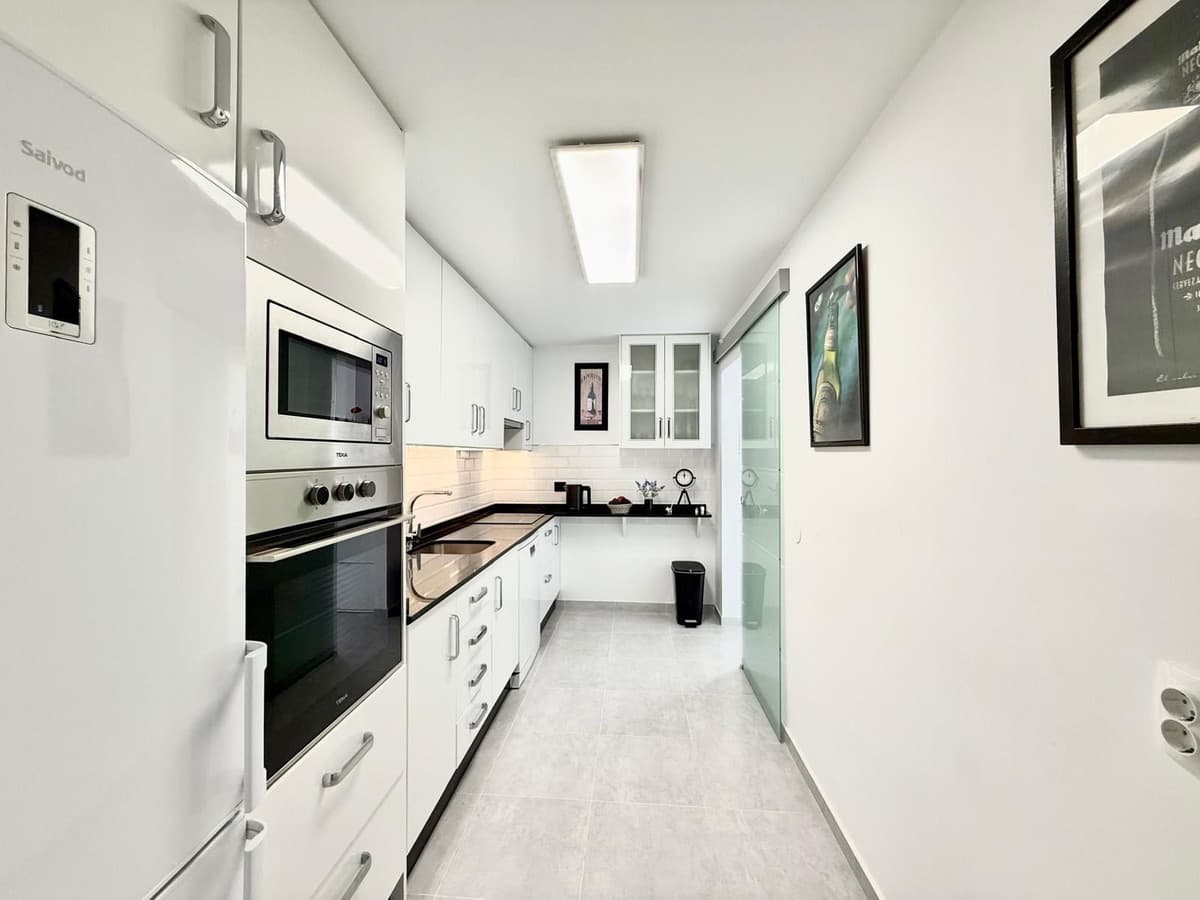 Middle Floor Apartment in Fuengirola — photo 4 of 10