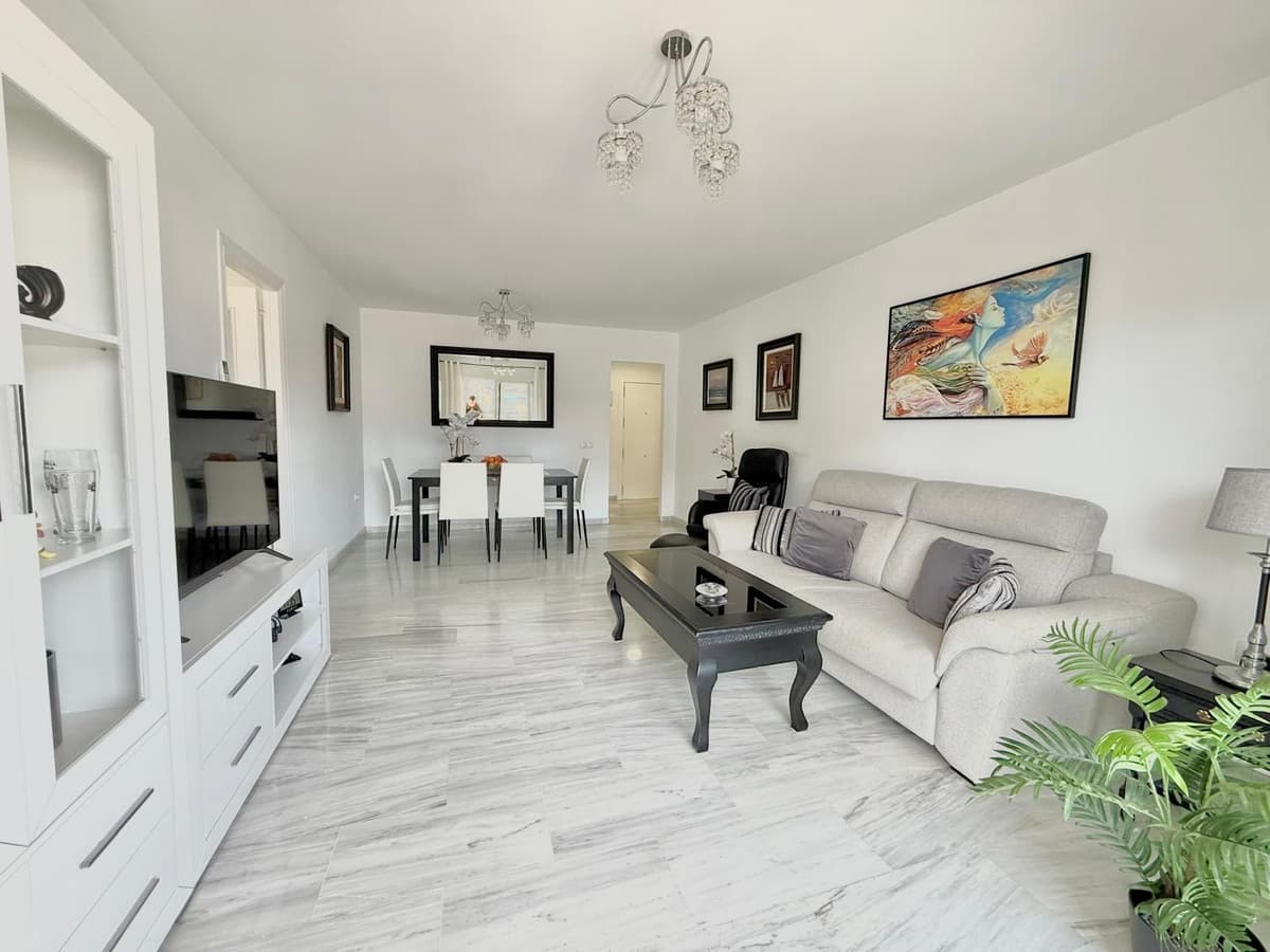 Middle Floor Apartment in Fuengirola — photo 10 of 10