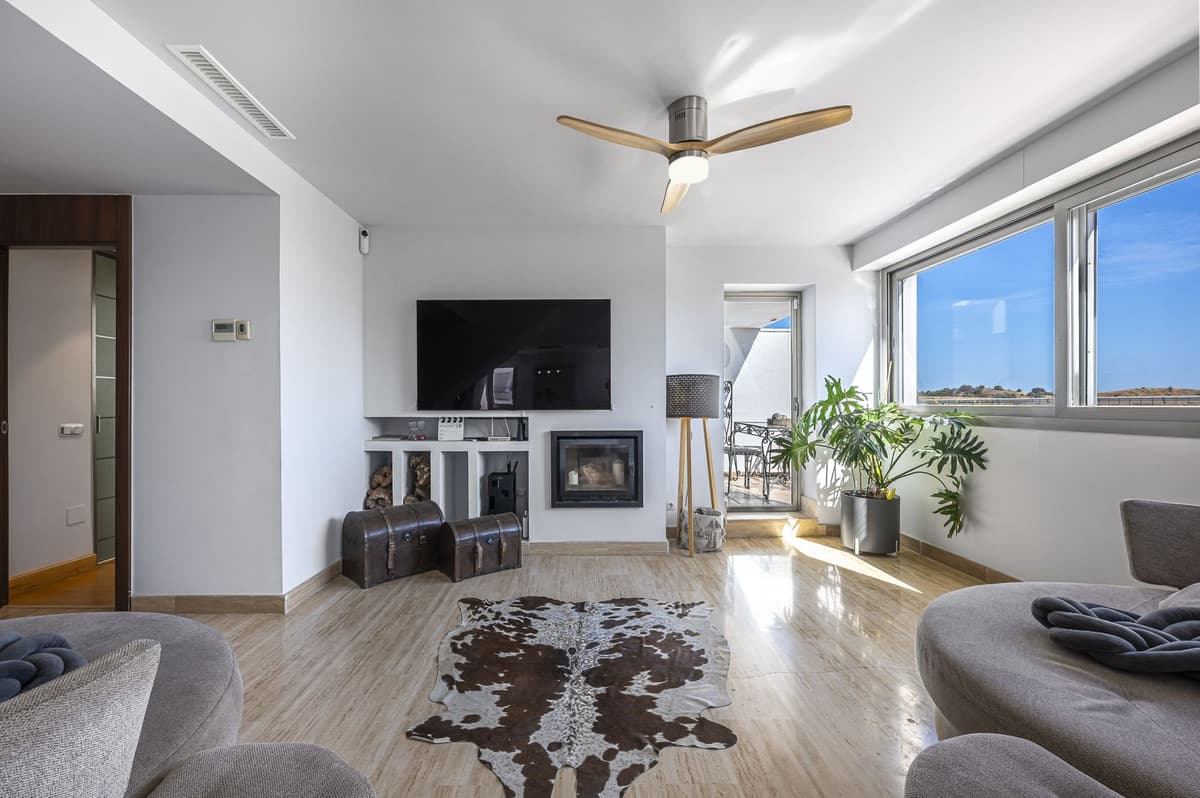 Penthouse Duplex in La Cala de Mijas — photo 5 of 10