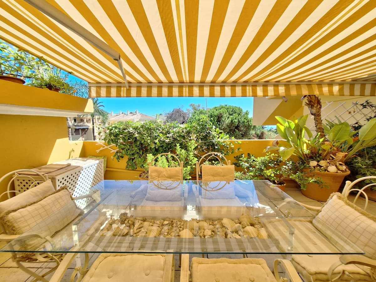 Penthouse Duplex in Elviria — photo 1 of 10