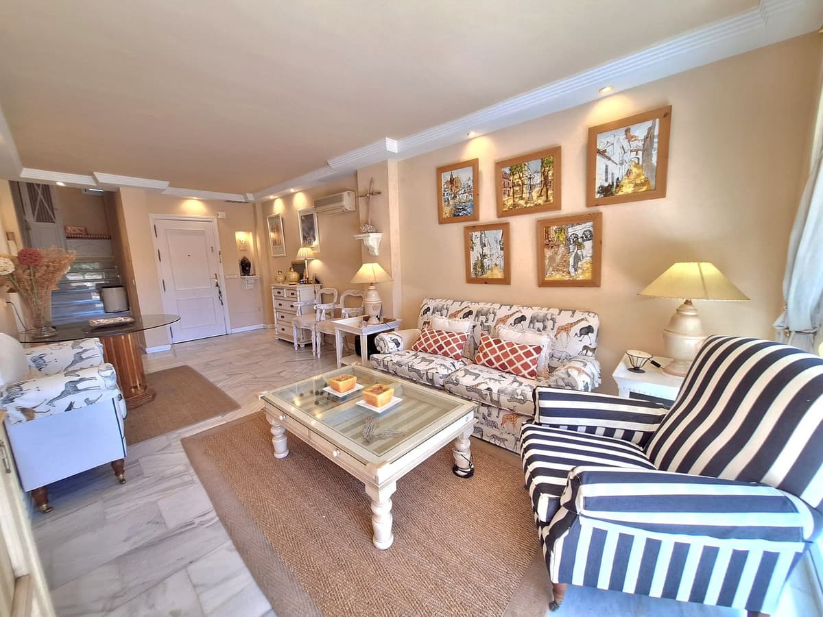 Penthouse Duplex in Elviria — photo 2 of 10
