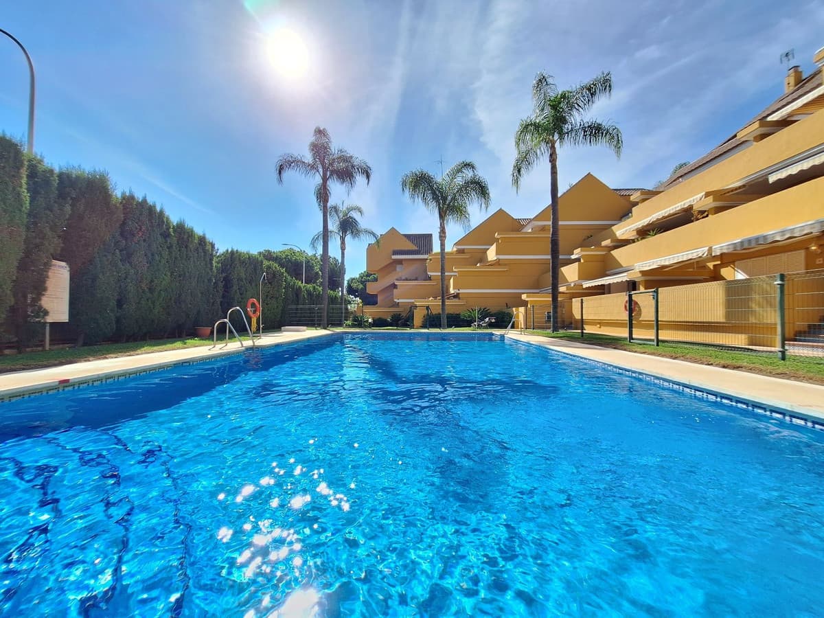 Penthouse Duplex in Elviria — photo 4 of 10