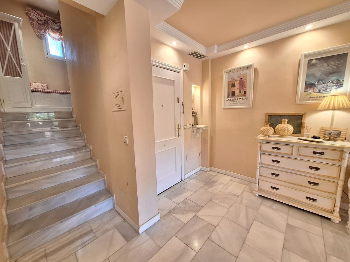 Penthouse Duplex in Elviria — photo 7 of 10