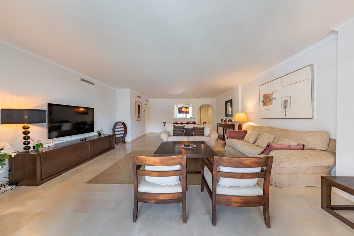 Middle Floor Apartment in Sotogrande Marina — photo 5 of 10