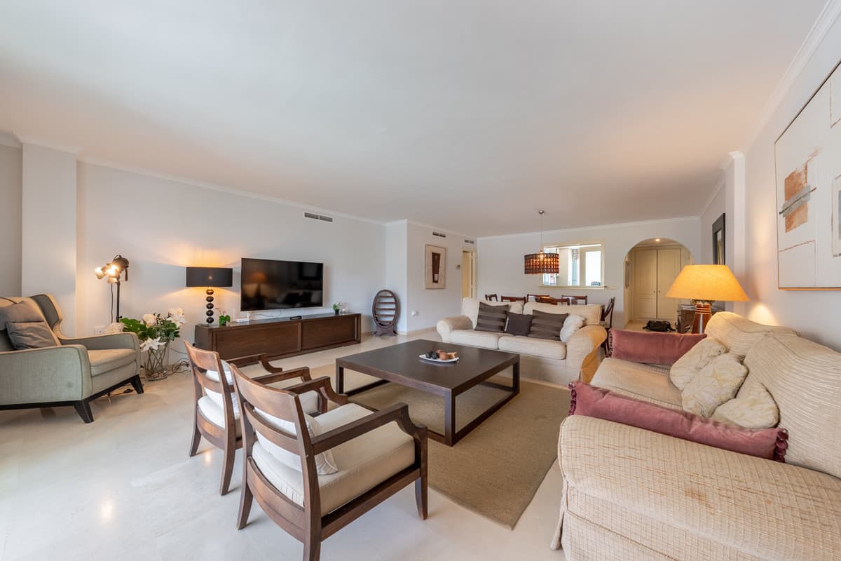 Middle Floor Apartment in Sotogrande Marina — photo 7 of 10