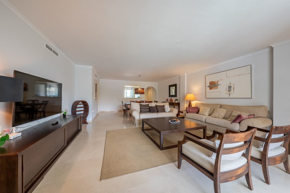 Middle Floor Apartment in Sotogrande Marina — photo 10 of 10