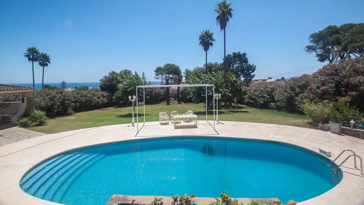 Detached Villa in Estepona — photo 5 of 10