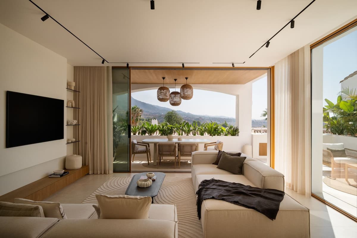 Townhouse in Nueva Andalucía — photo 2 of 10