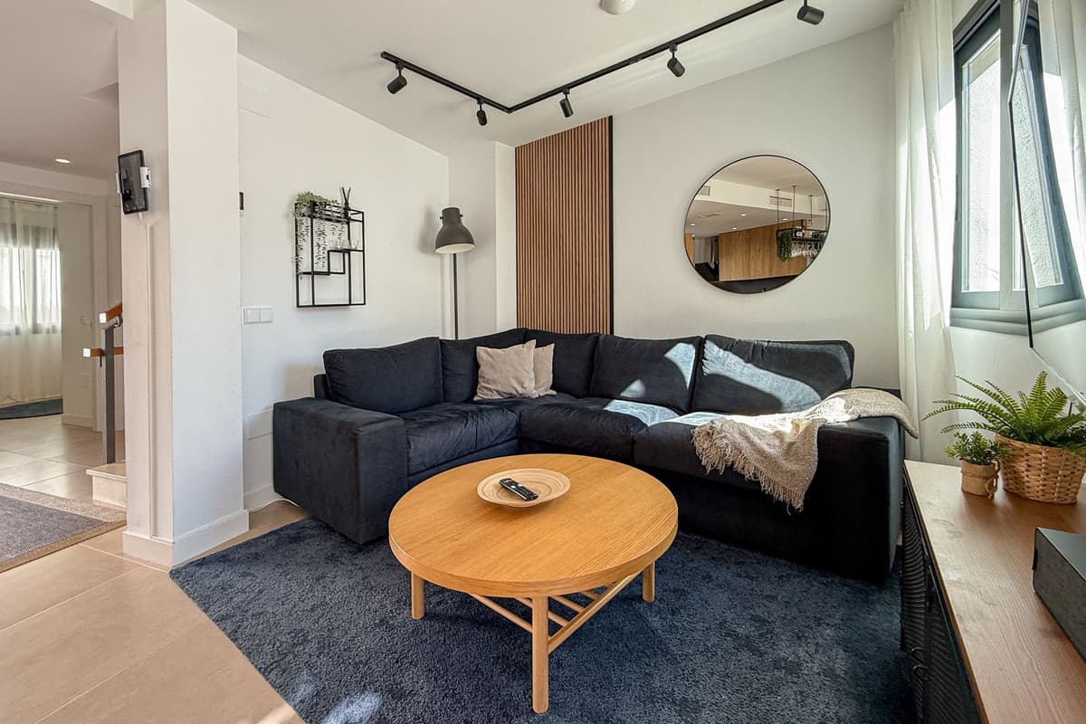 Townhouse in El Paraiso — photo 4 of 10
